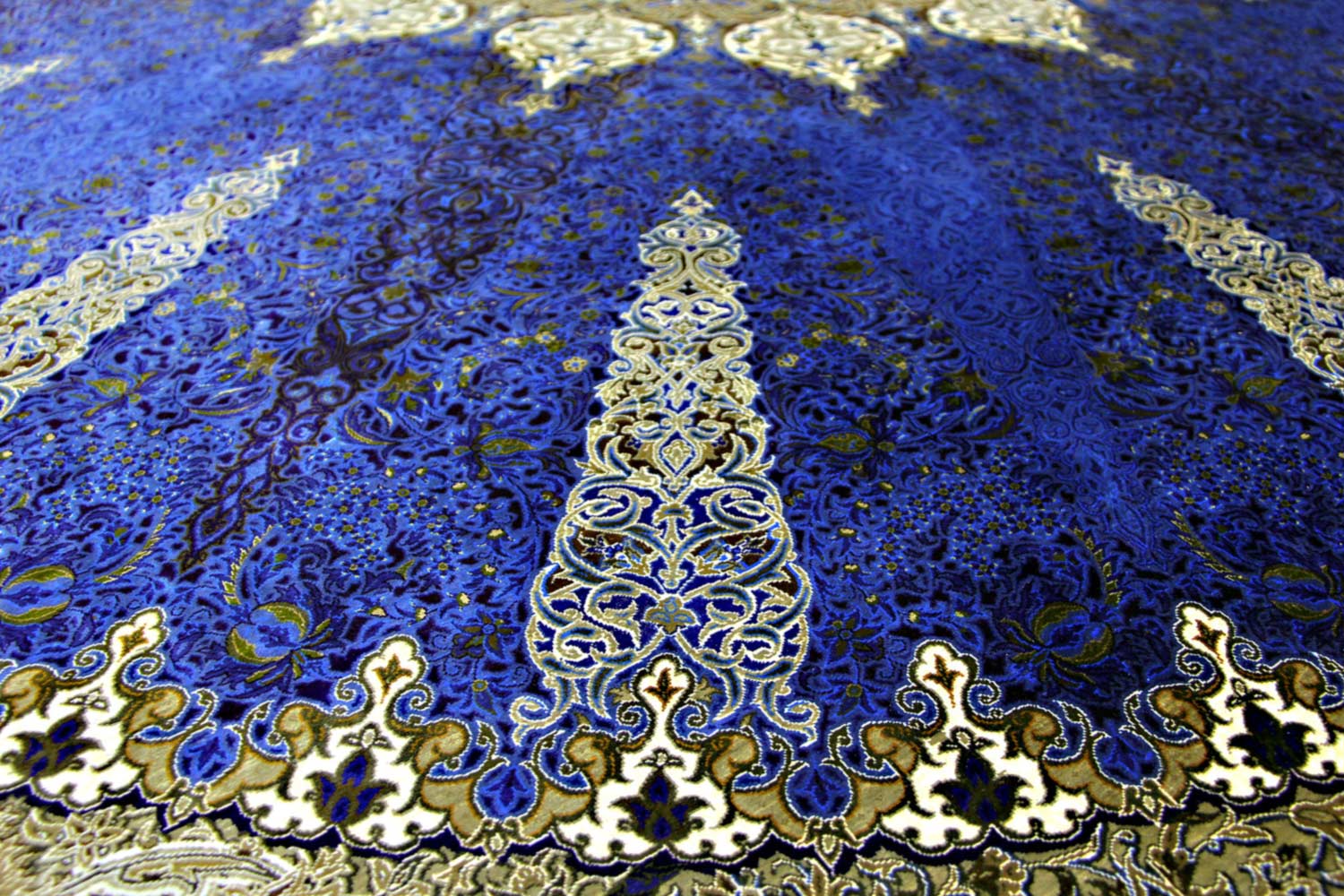 ASHKIYOUN RUG